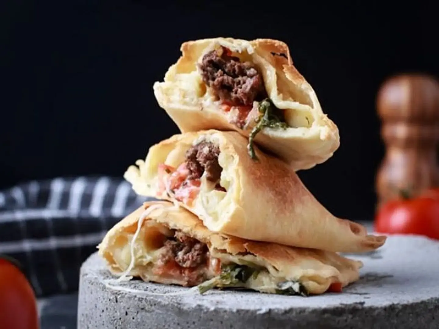 فطيرة لبنة مع كباب