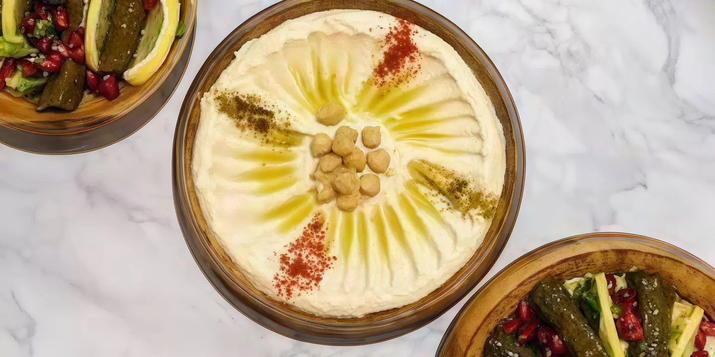 حمص بالطحينية