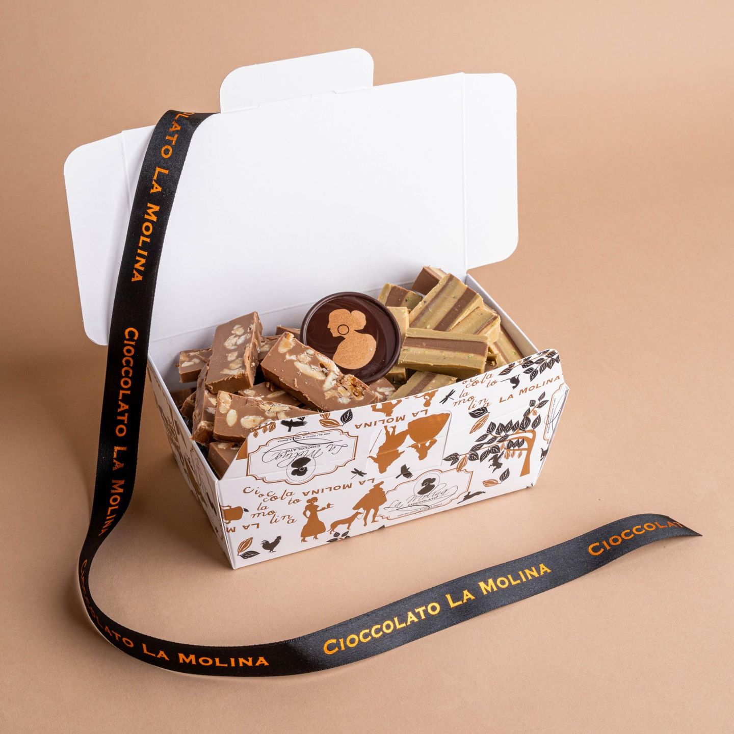 Sliced Pistachio Ottavio And Salted Milk Chocolate Bar With Almonds 500 G
