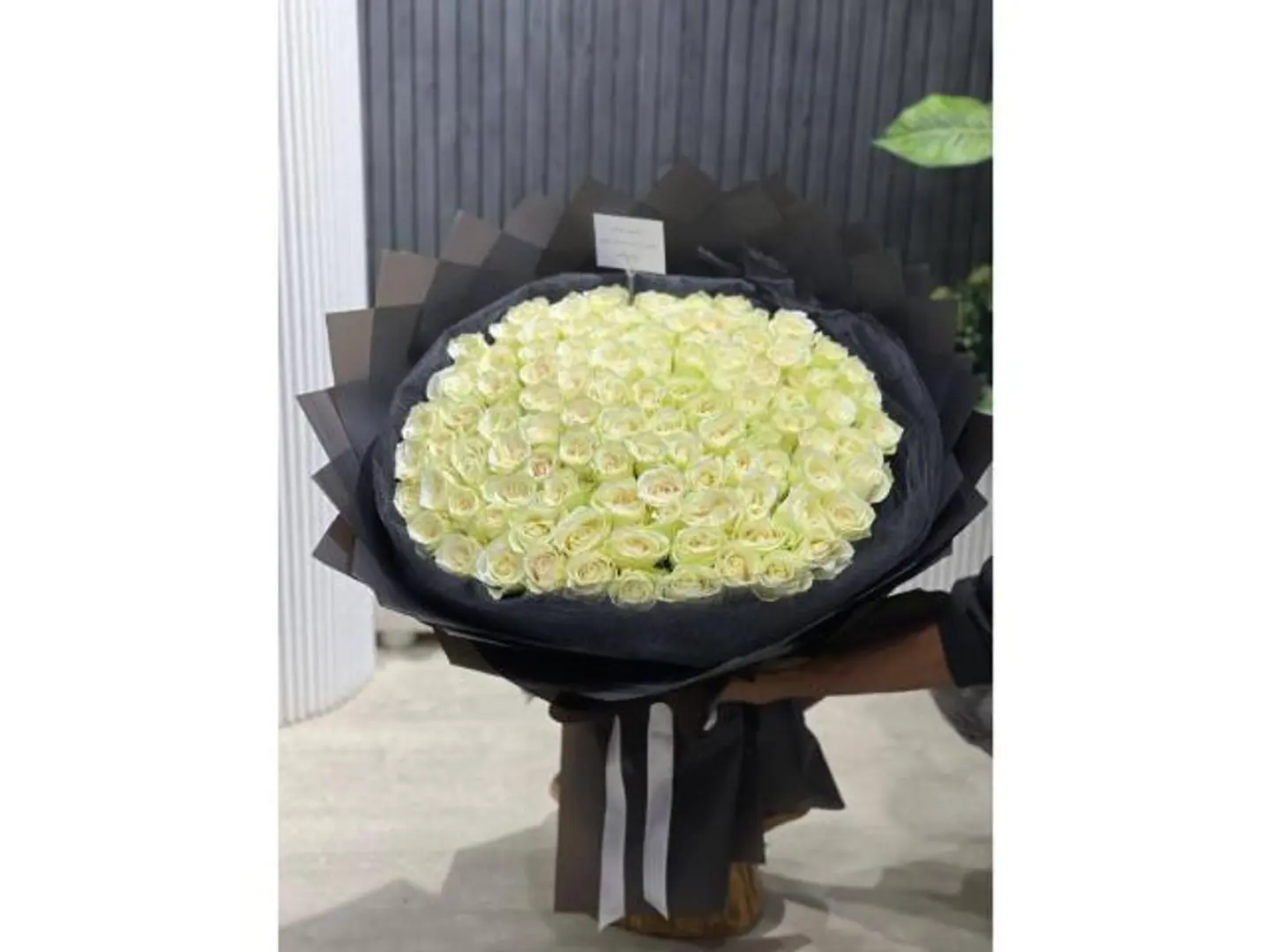 Large Bouquet Of White Roses