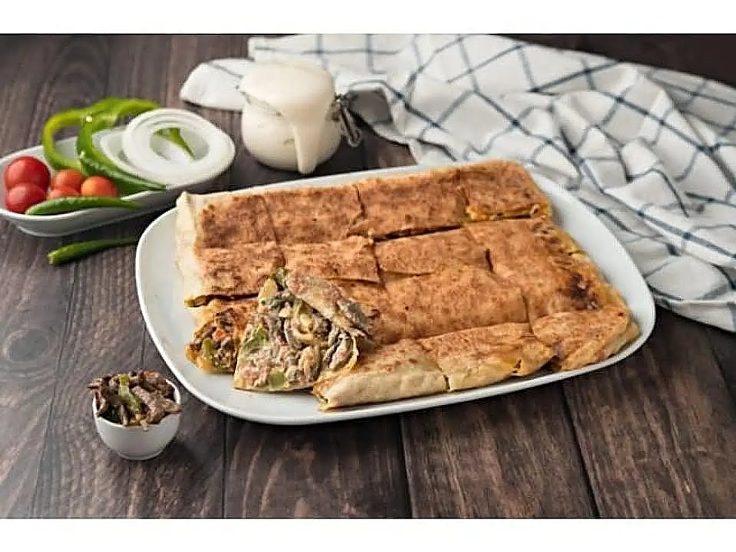 مطبق مقلقل دجاج جبن