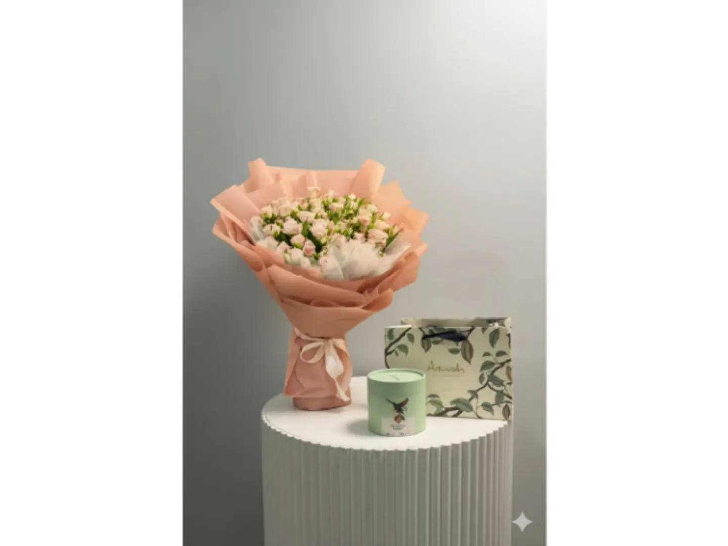 باقة ورد راقي مع شوكليت انوش