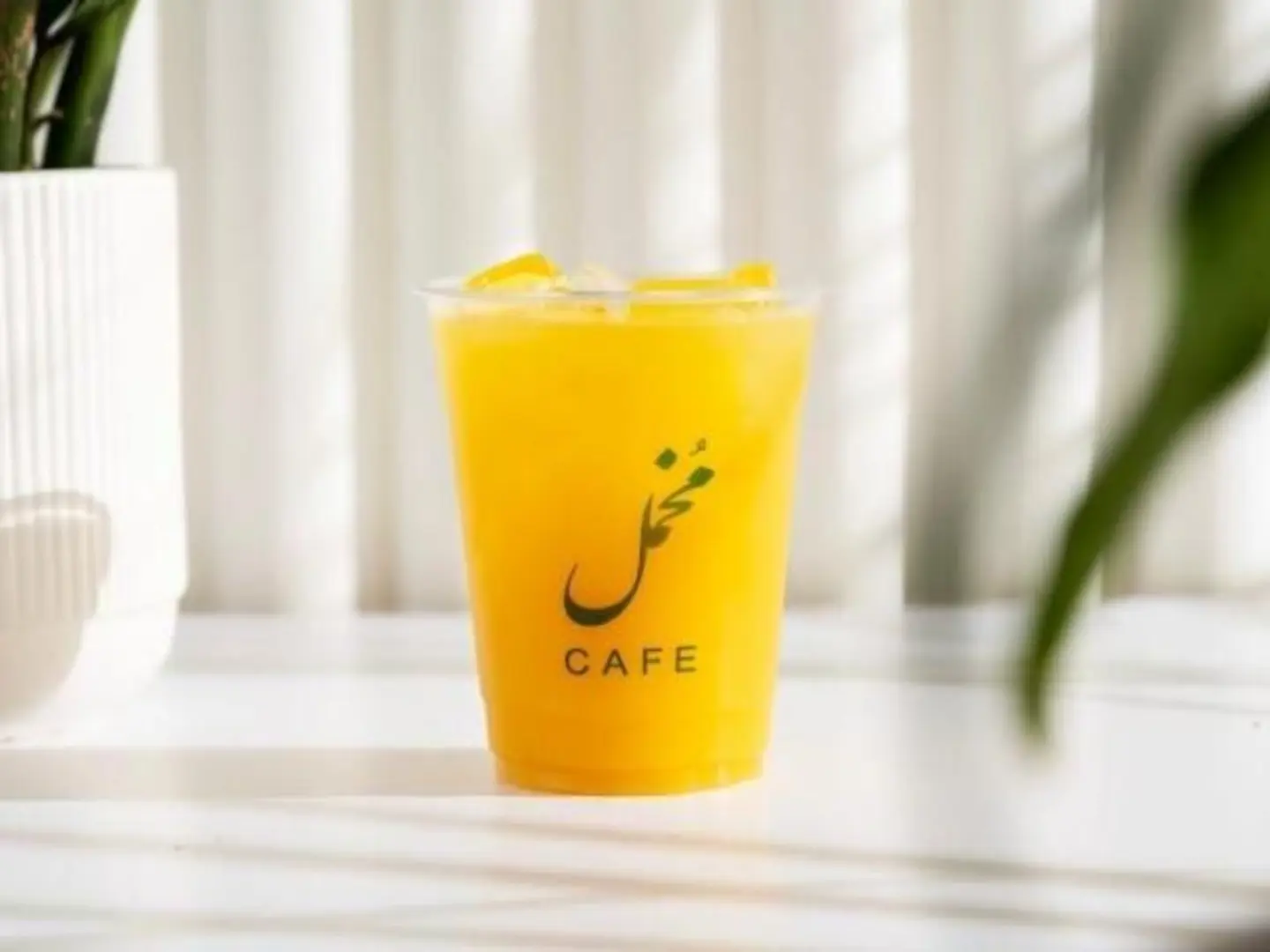 عصير برتقال طبيعي