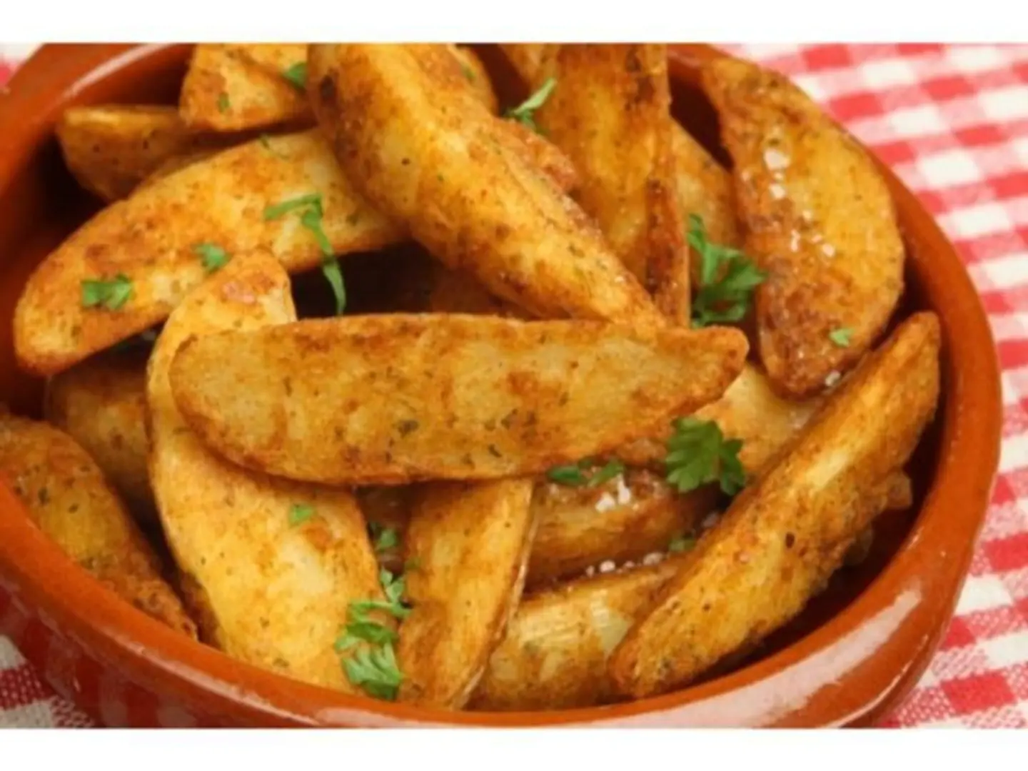 بطاطا ودجز بالبهارات الخاصة