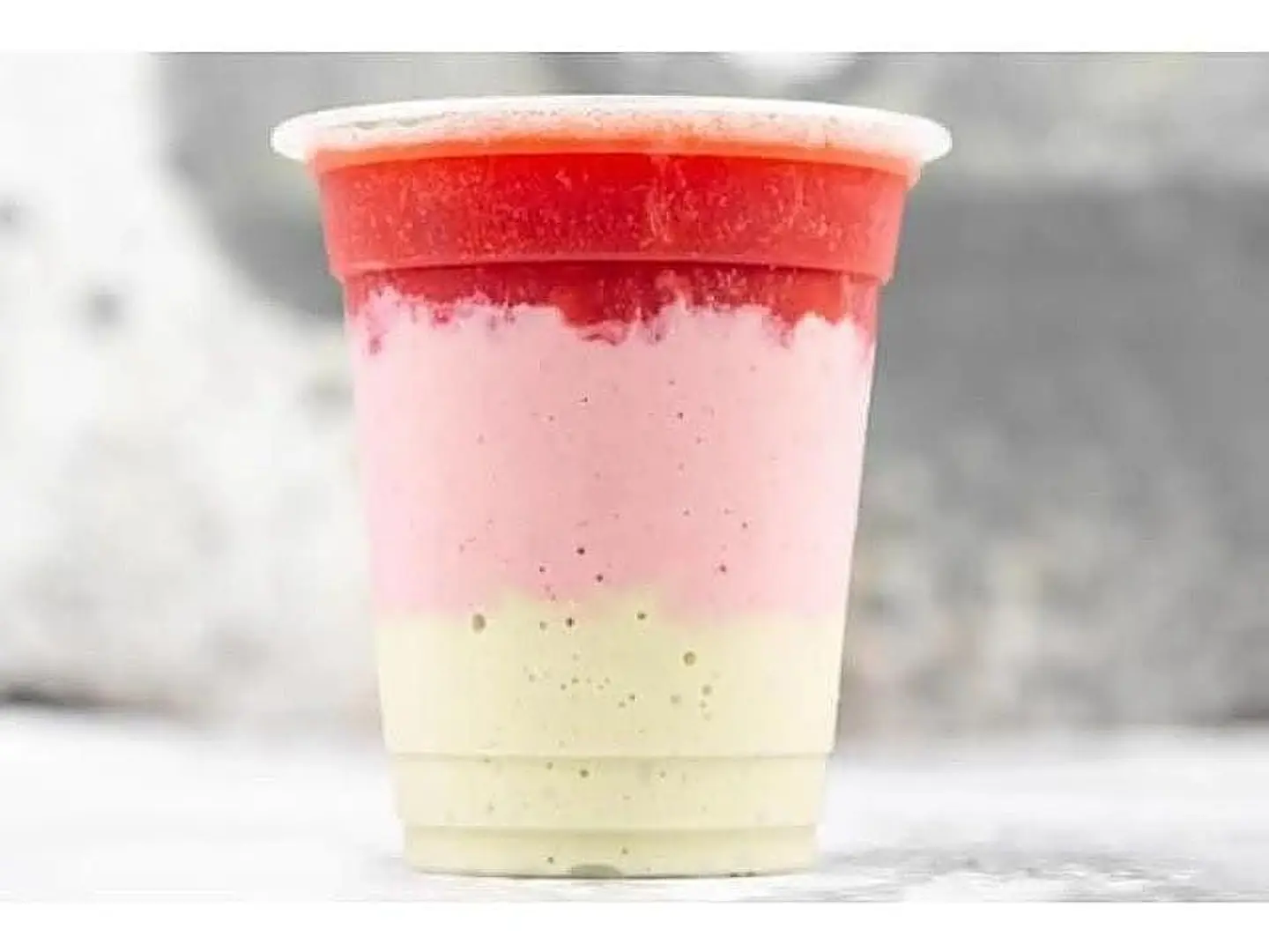 عصير كوكتيل طبقات