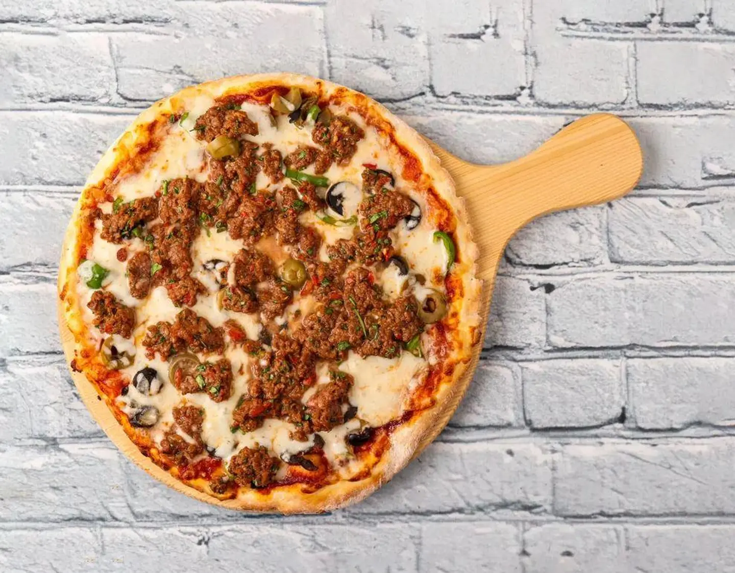 Meat Pizza With Cheese Edges