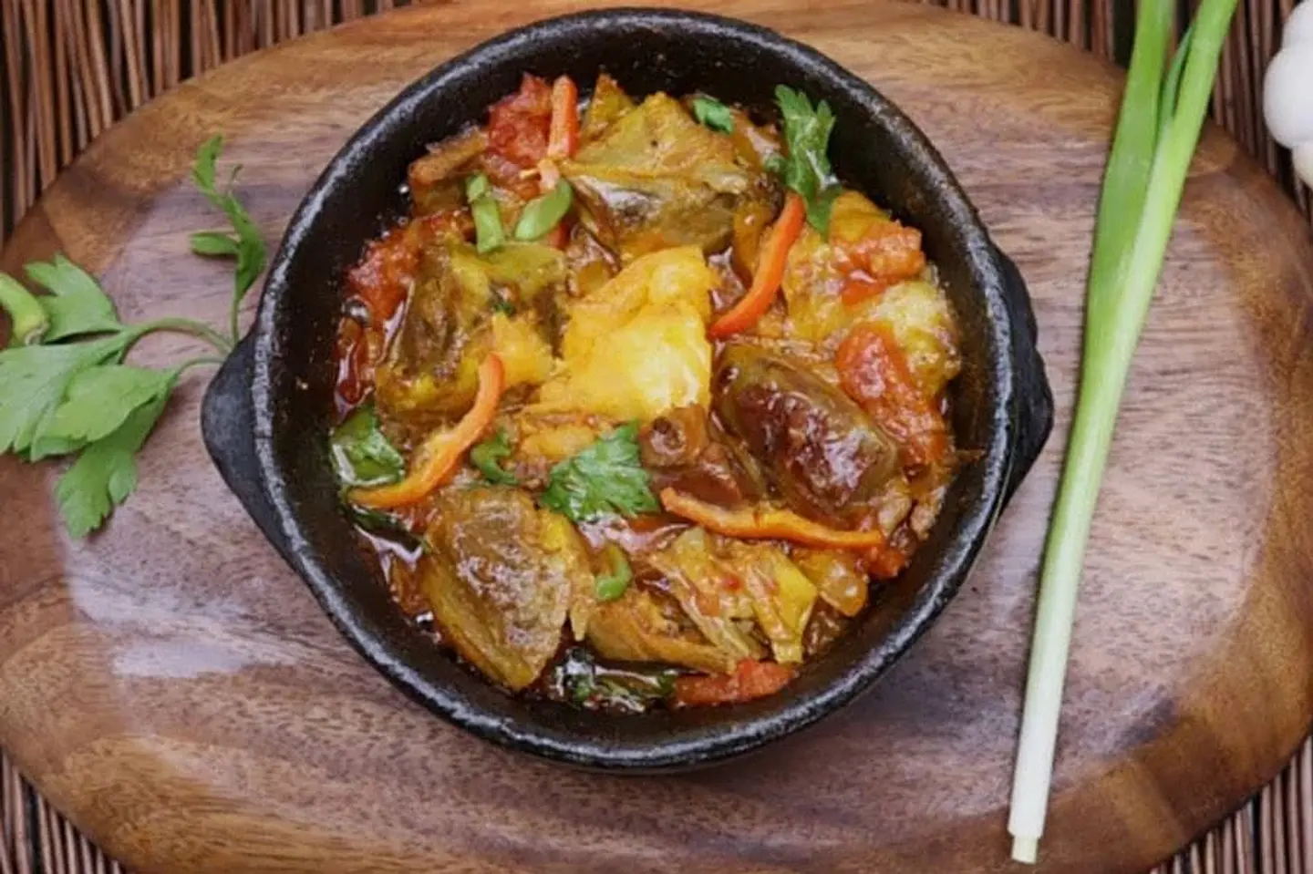 عقدة لحم ايدام