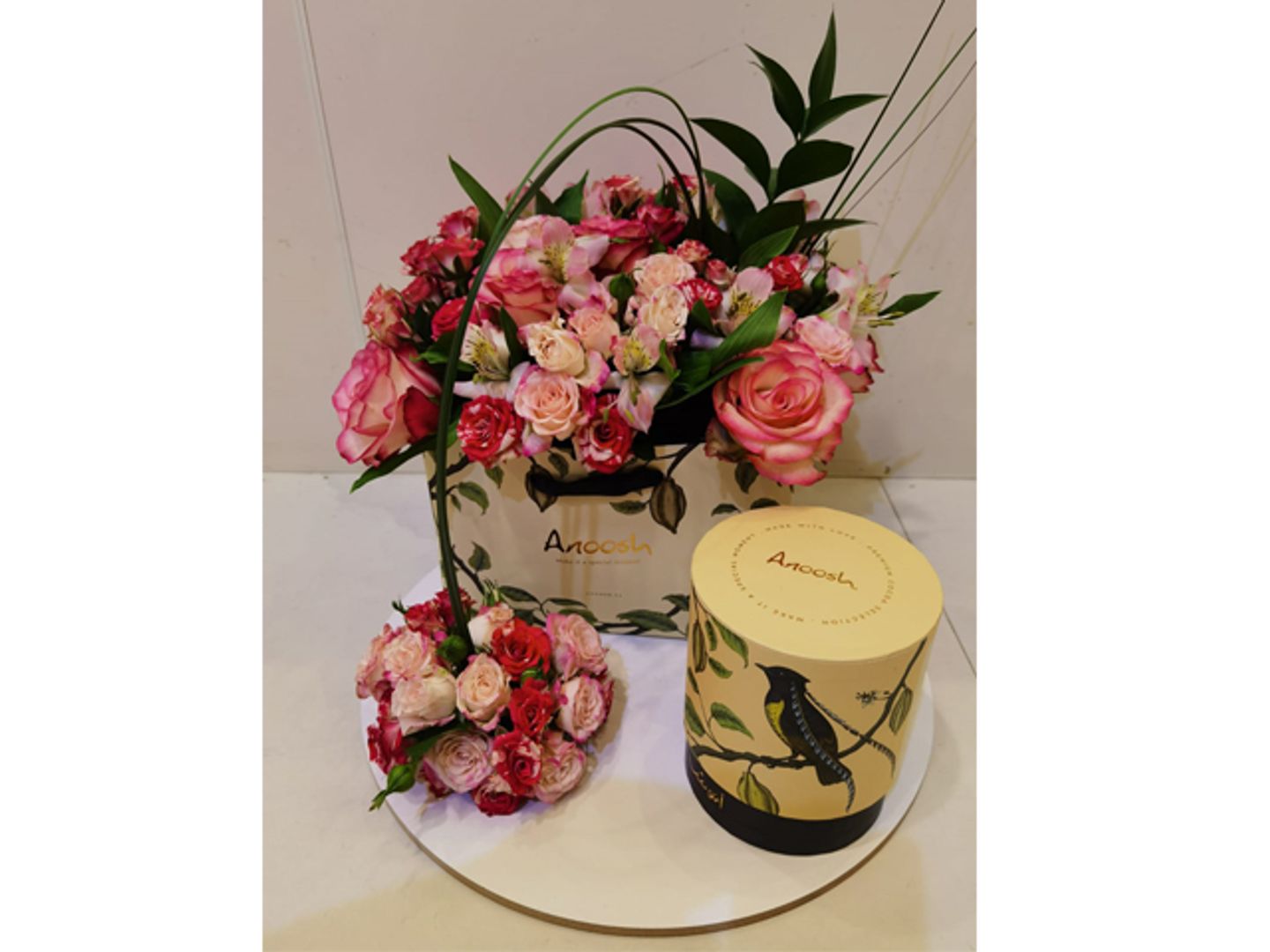Anoosh Chocolate With Natural Flowers Sa