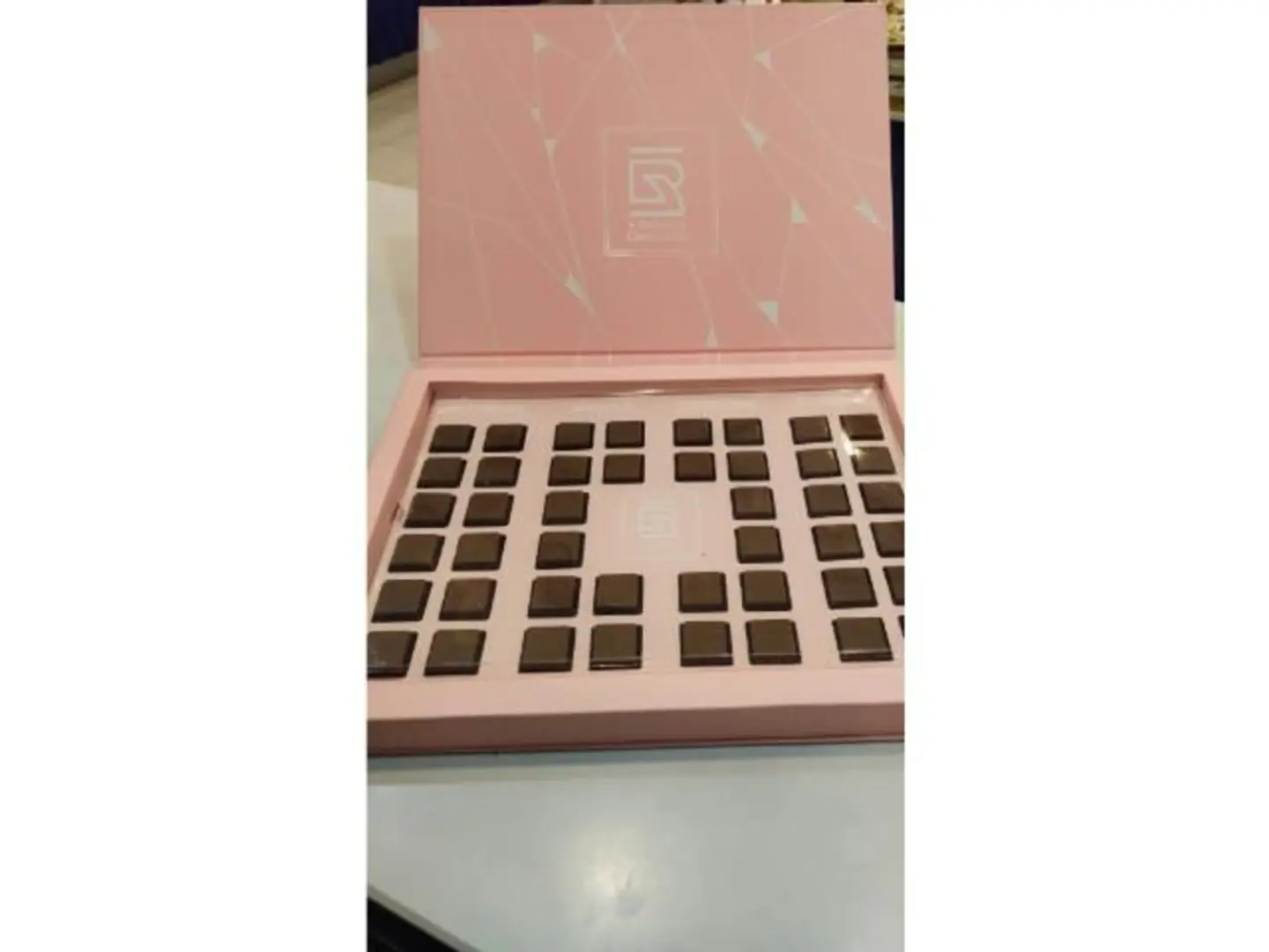 Rafino Mixed Chocolate Box (Four Flavors)