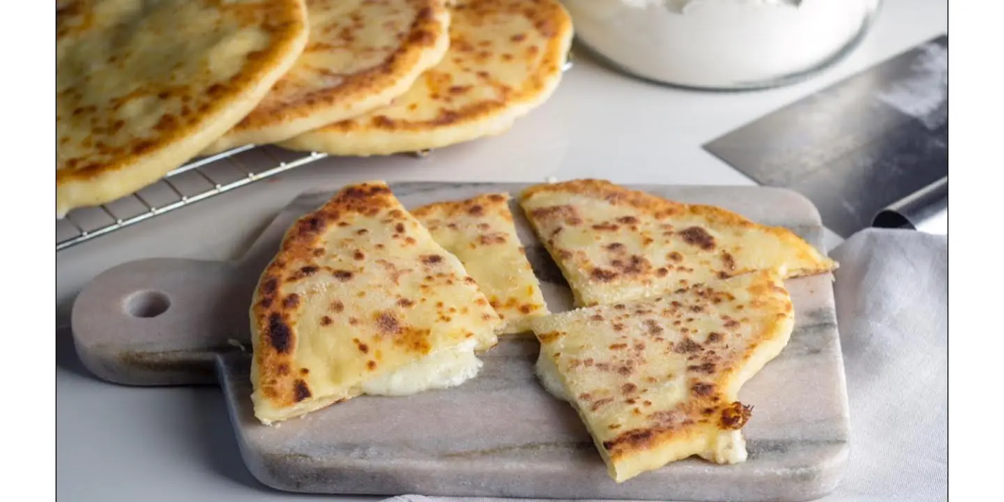 فطائر بالبيض والجبن