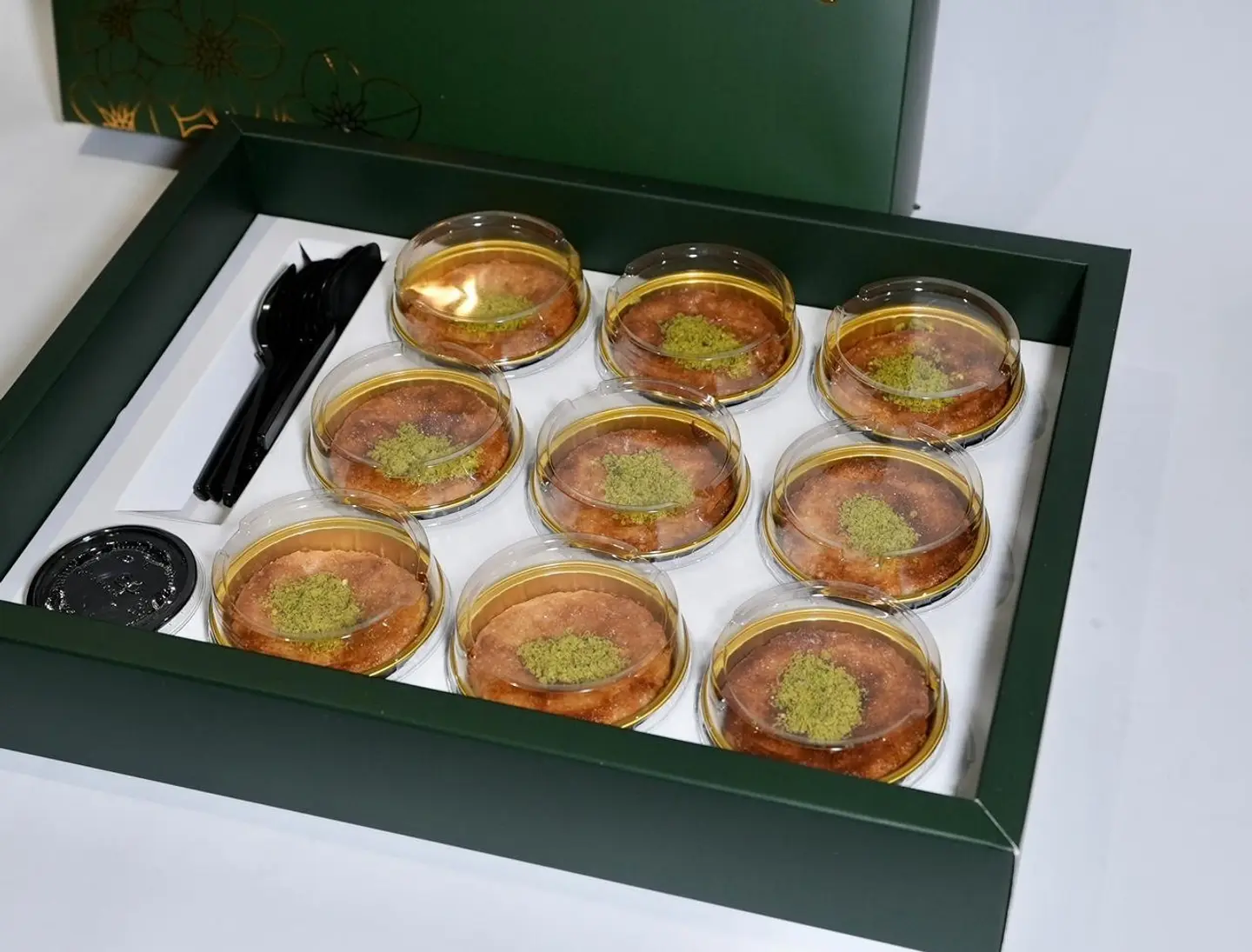 Basbousa Cups Box With Cream