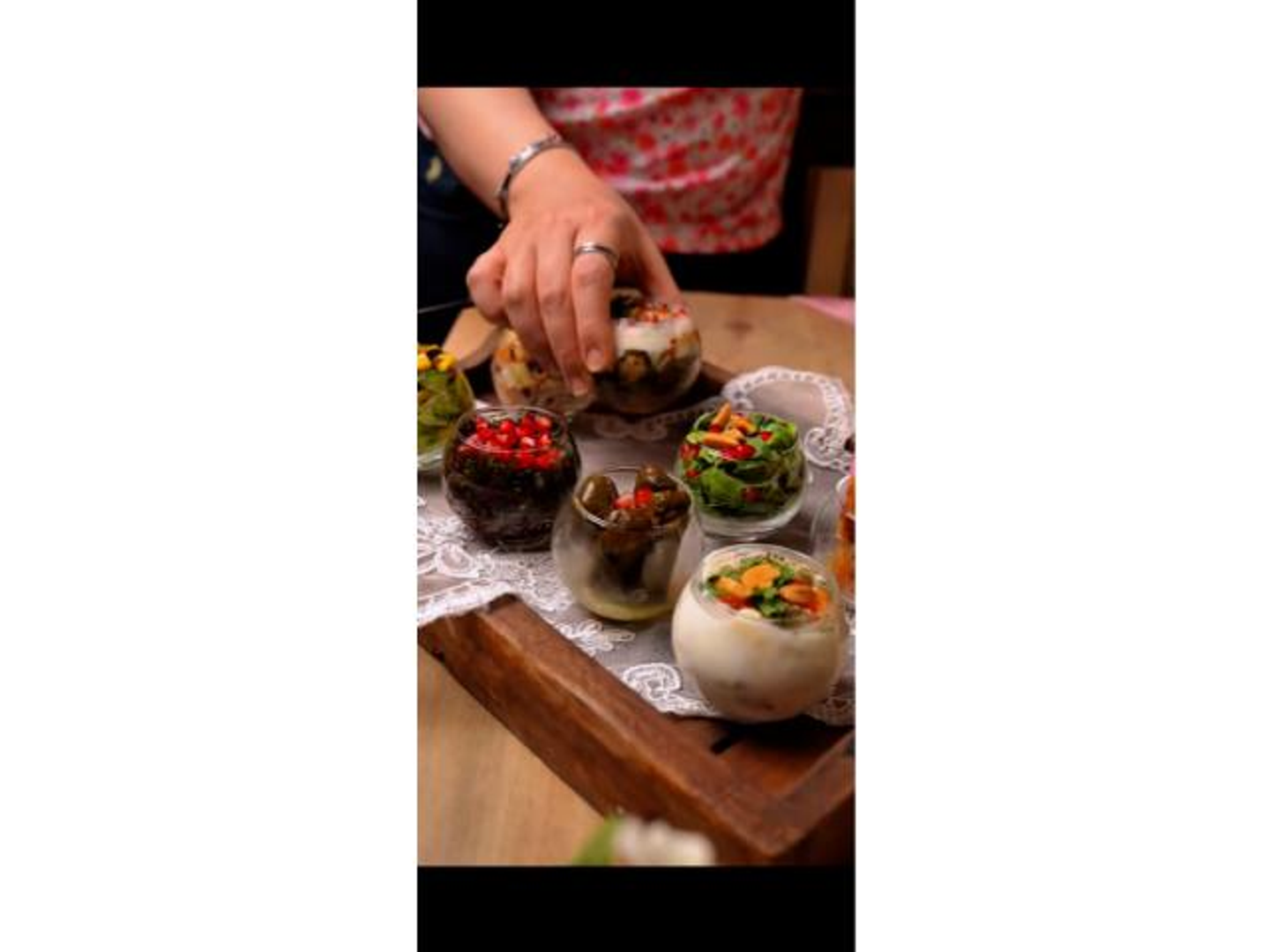 Appetizer Box With 6 Glass Cups