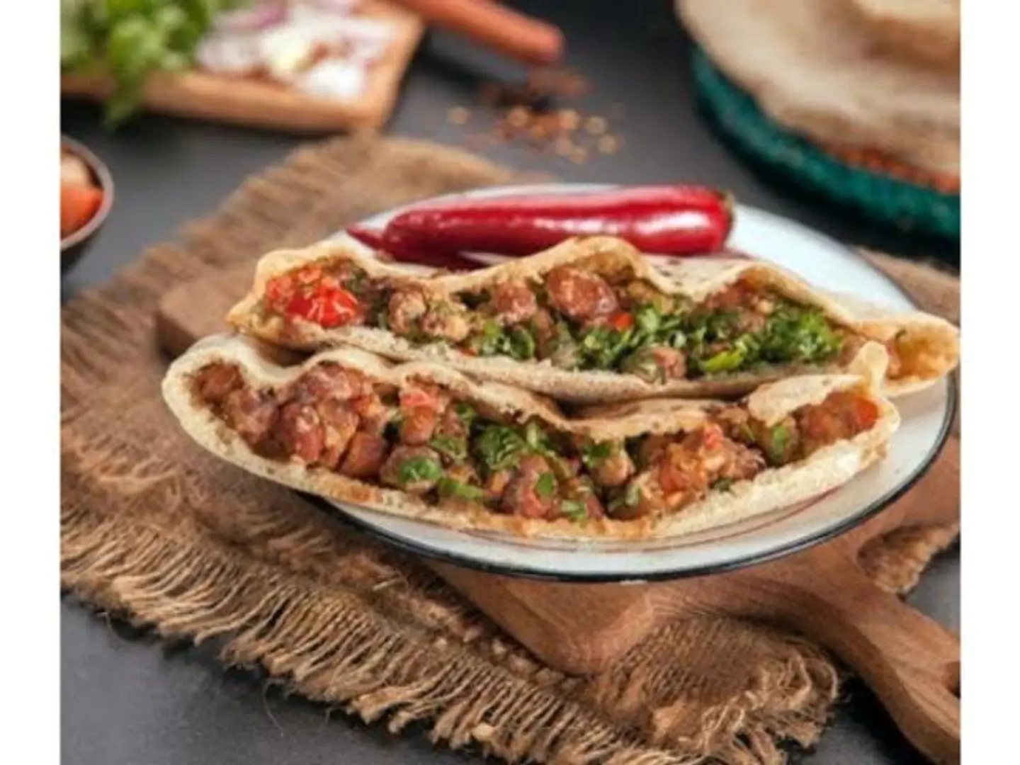 ساندوتش فول و طعمية