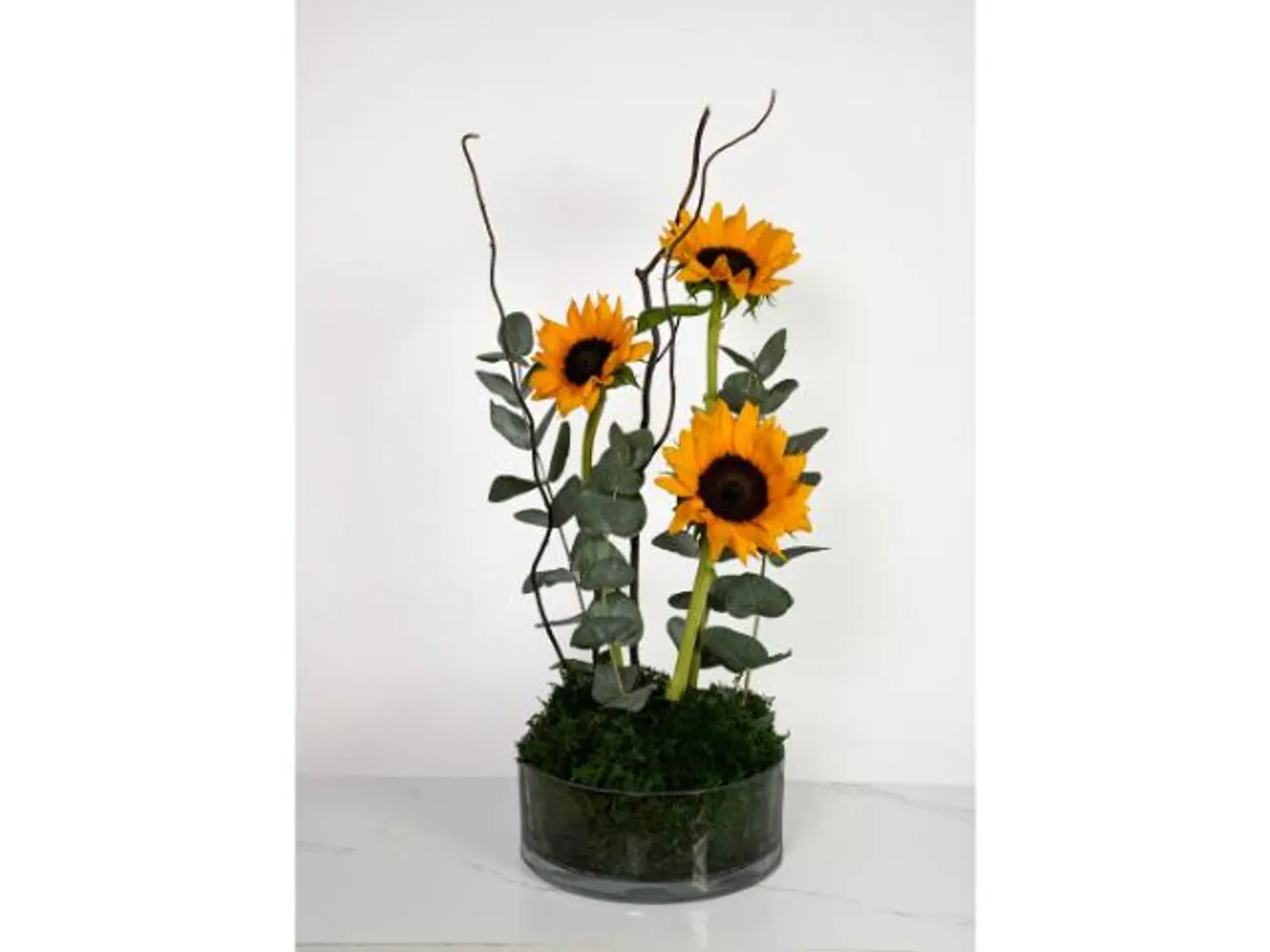 فازة زهور دوار الشمس المشرقة