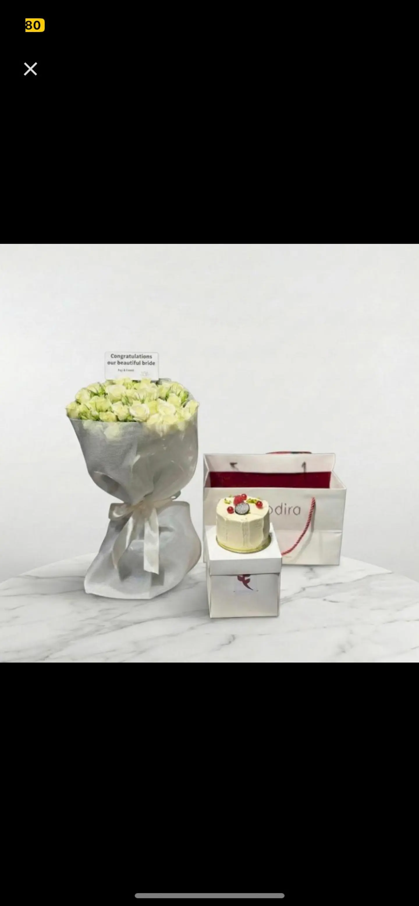 كيك كانديرا مع باقة ورد ابيض 2