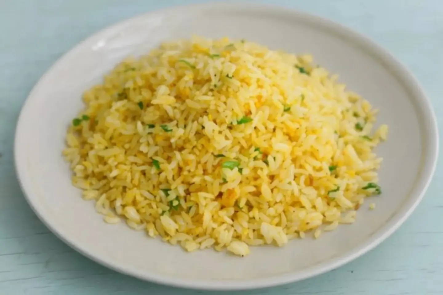 بيض مقلي مع الأرز