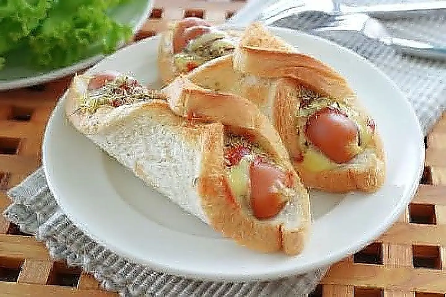 نقانق بالجبن