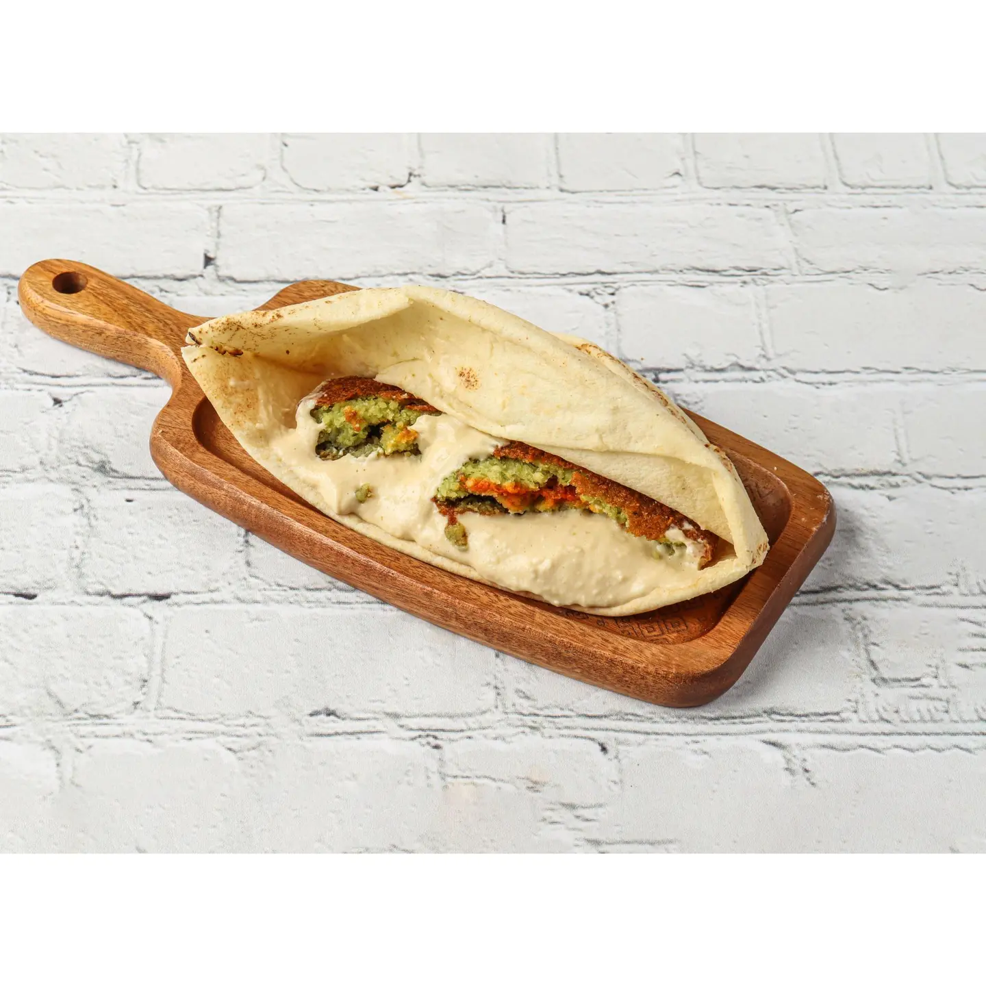 سندويتش طعميه بالحمص