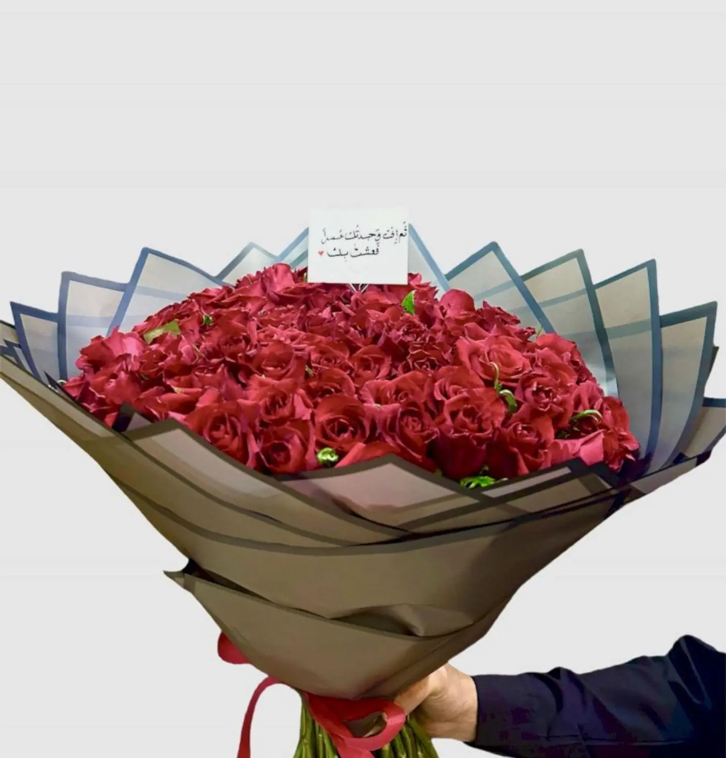 الباقة الجميله الممصمه من االجوري الاحمر