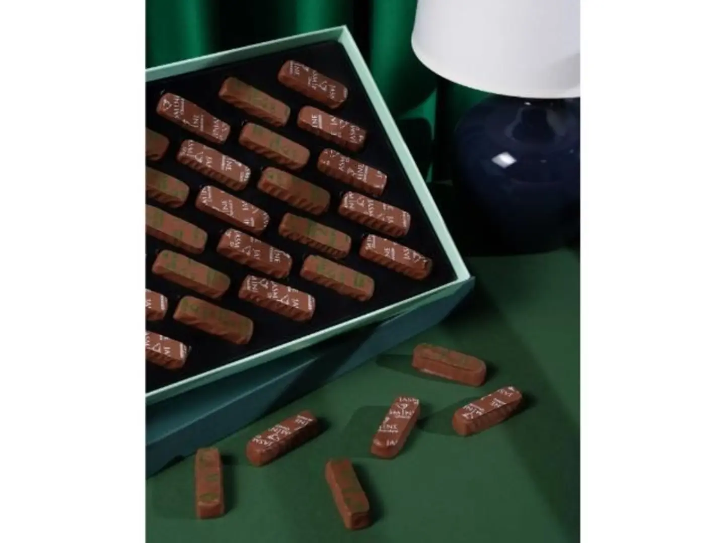 جاسمن تافي فاخر ليبونير