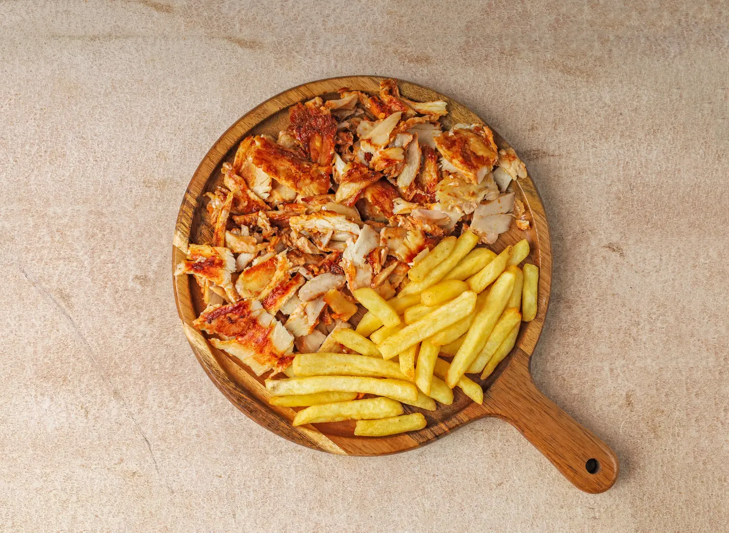 صحن شاورما شرائح مع صوص ثوم و تبولة ملفوف