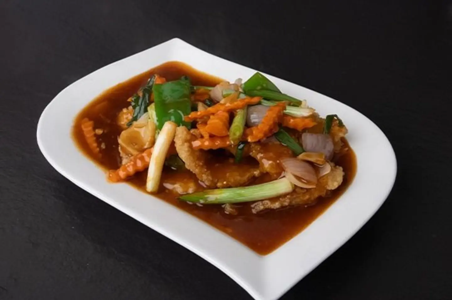 سمك بالصلصة الخاصة