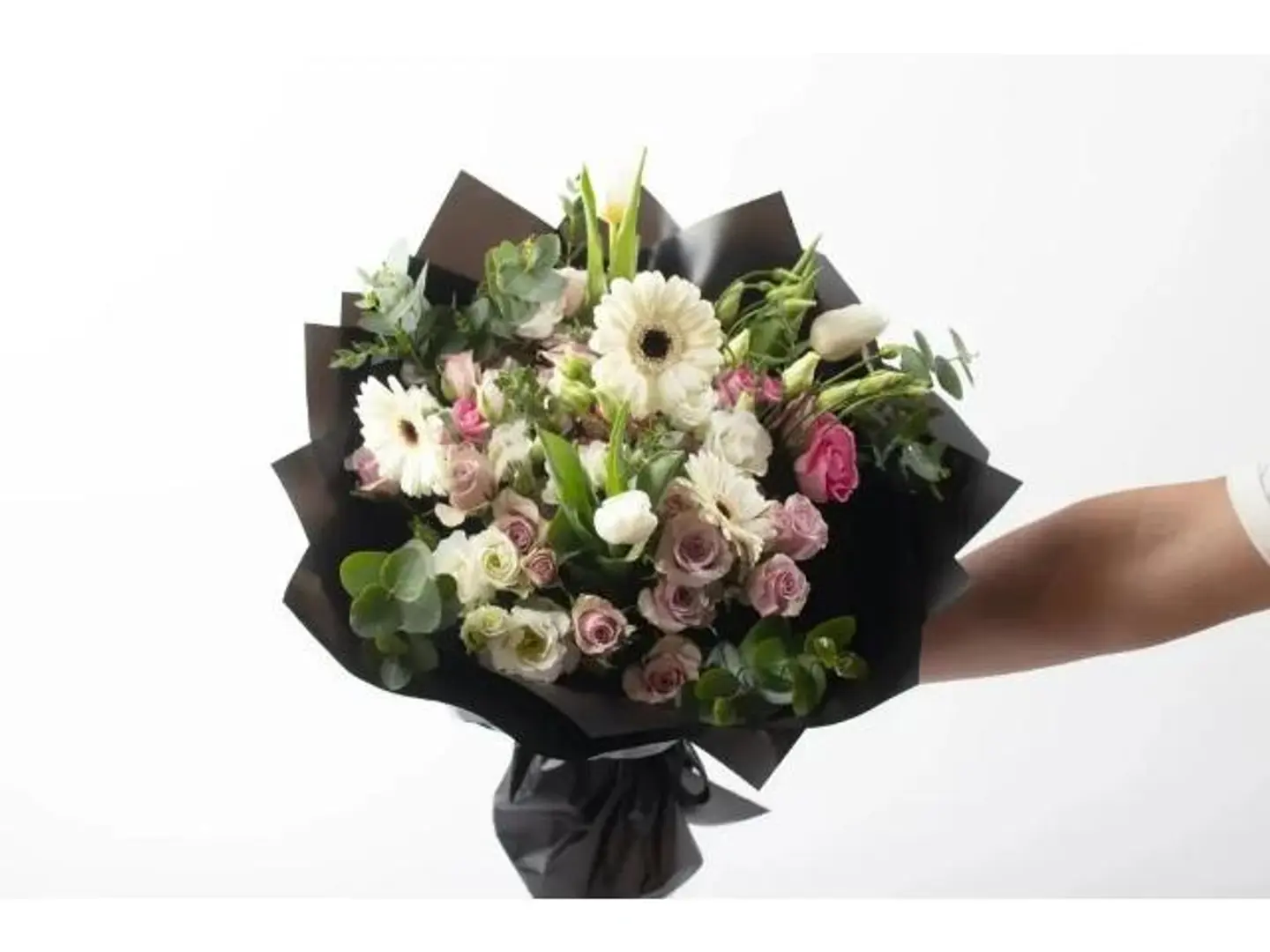 Bouquet The Happiest And Most Beautiful Thing In The World Is To Be Together Every Moment
