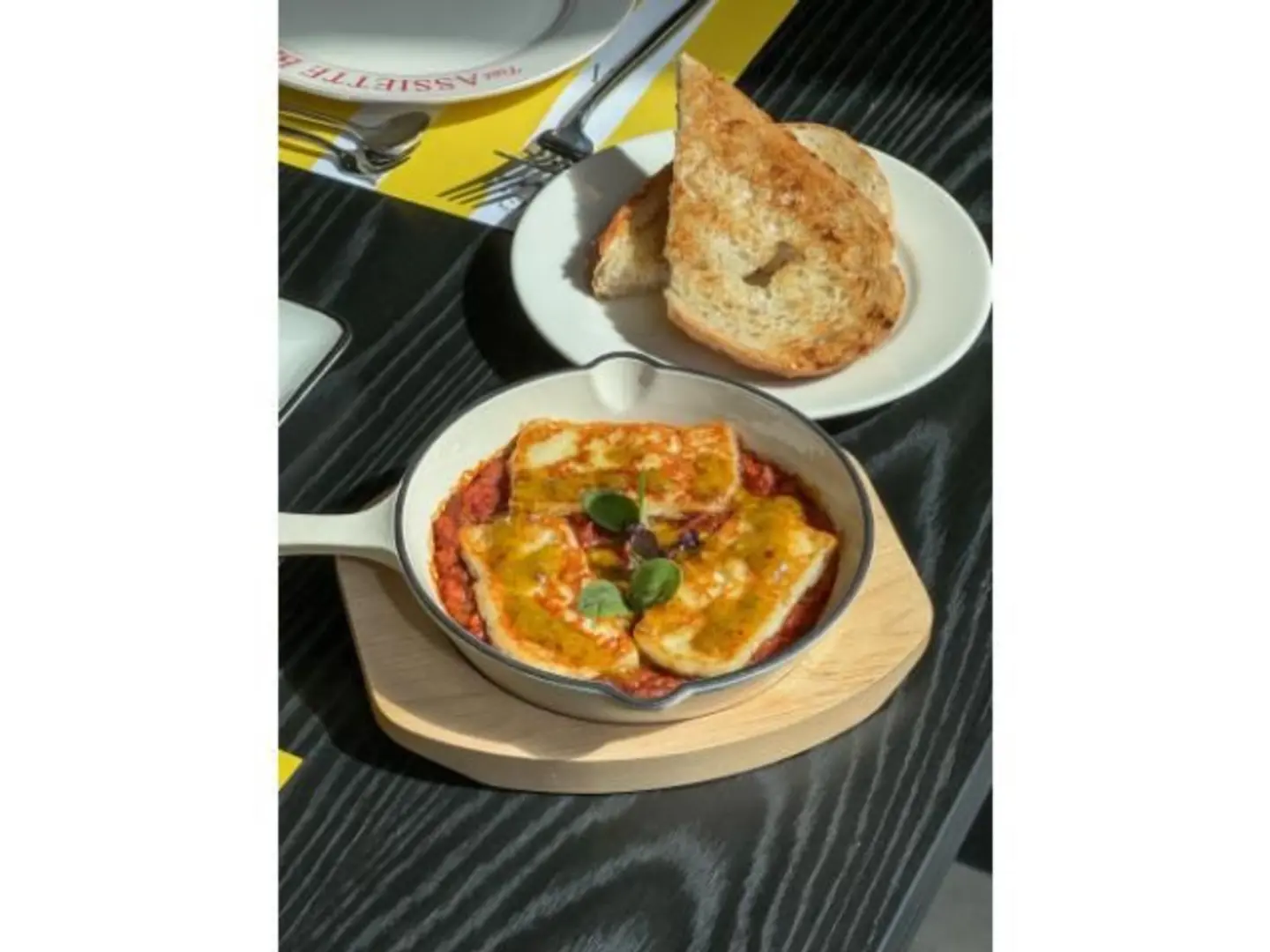 جبنة حلومي في الفرن