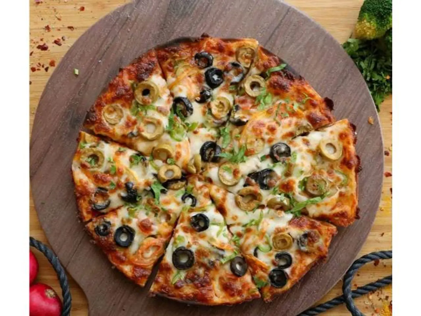 Mushroom And Vegetable Pizza