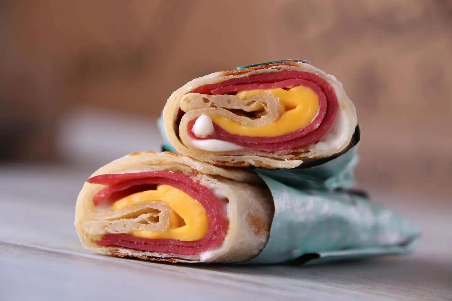 مرتديلا مع جبن