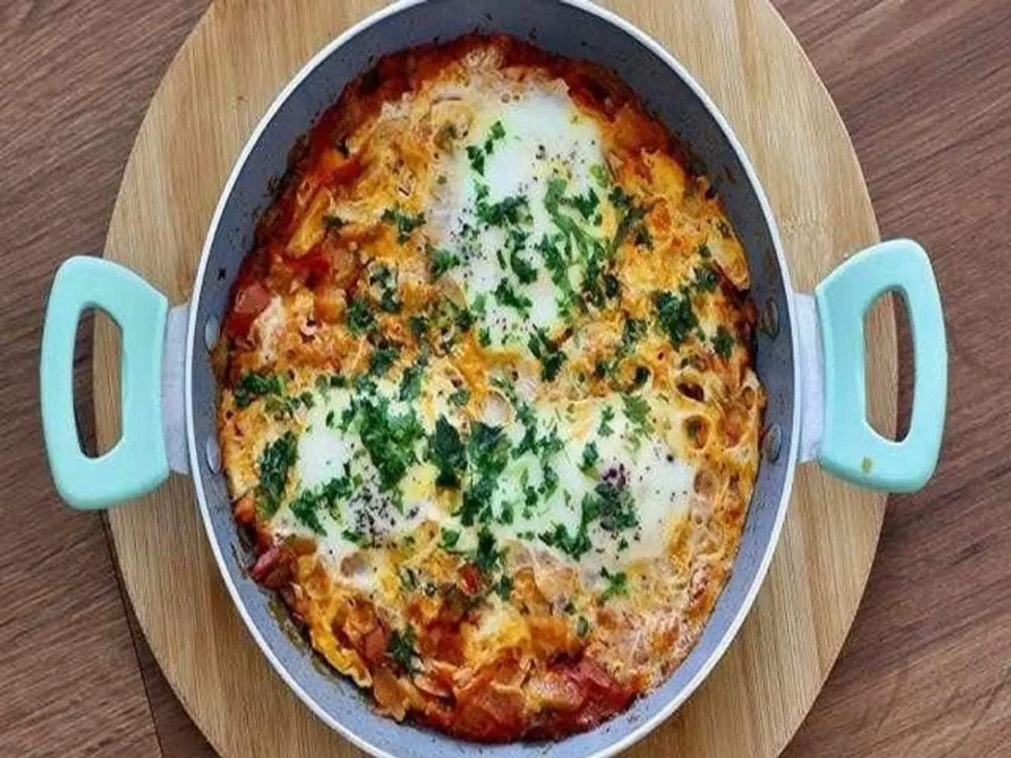Majnouna Plate