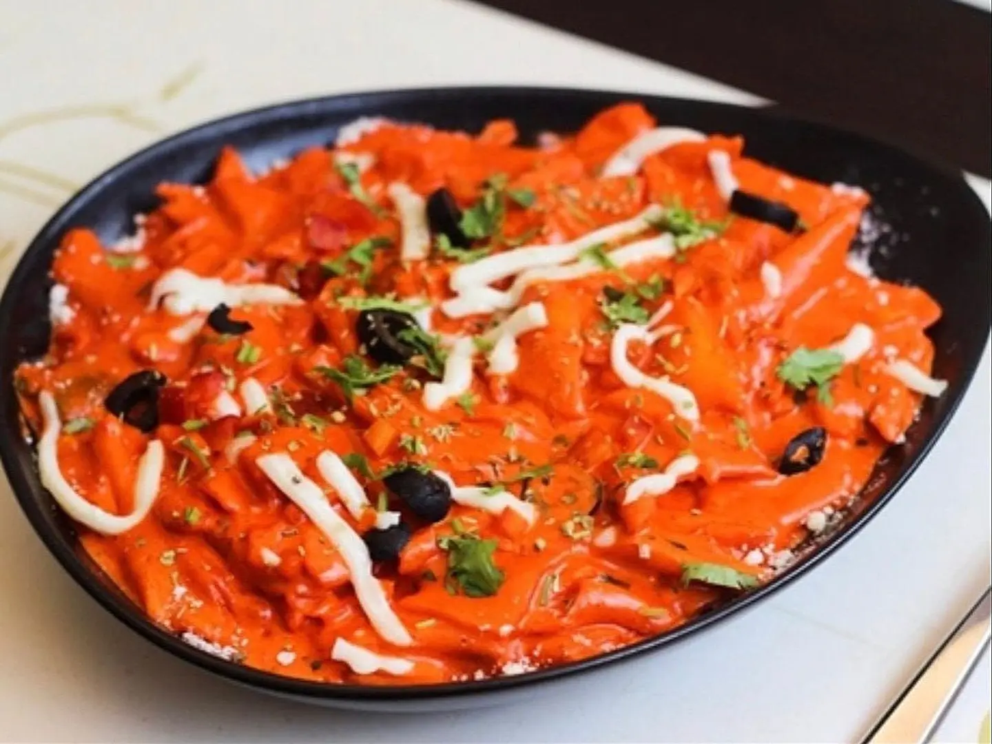 باستا صوص احمر