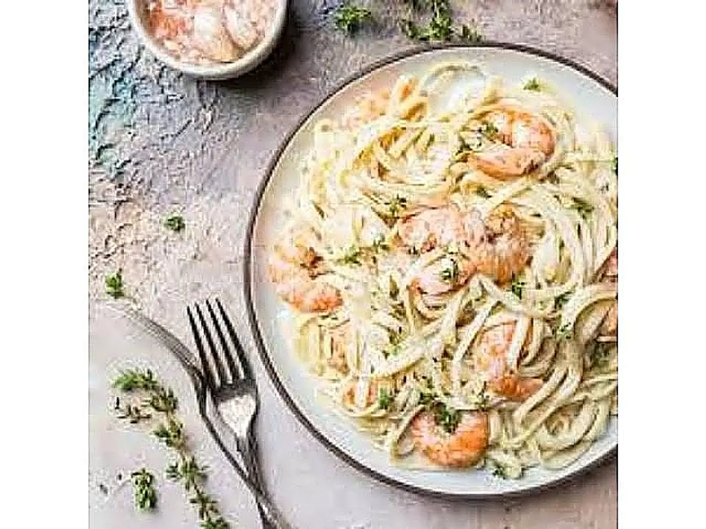 مكرونة جمبري وايت صوص