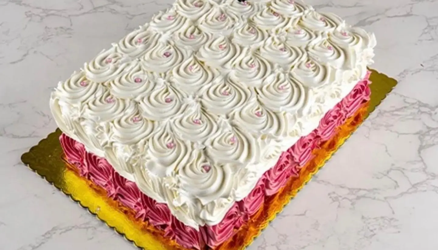 كيكة ارمكو توت احمر