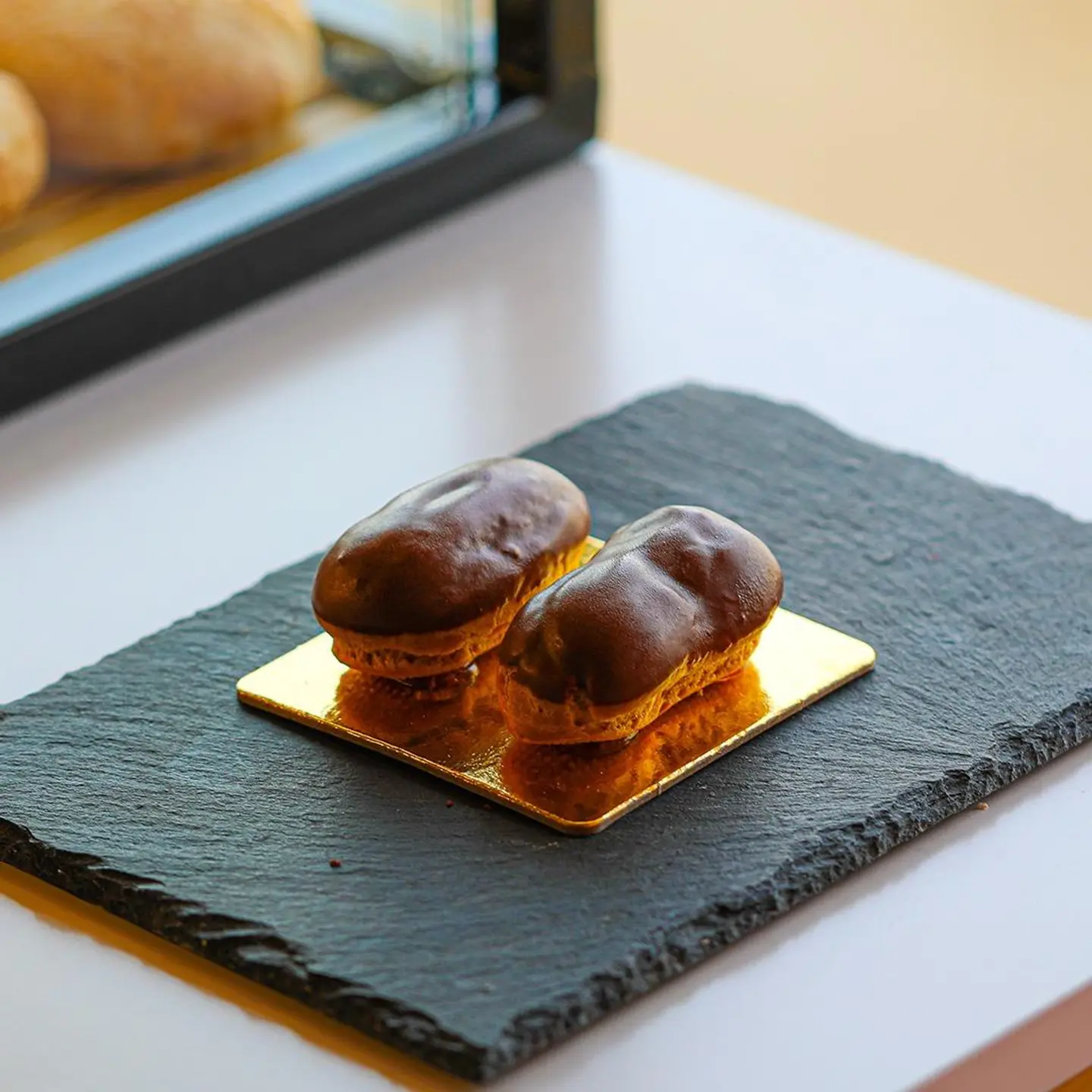 Chocolate éclair