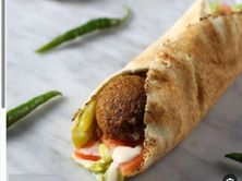 ساندوتش فلافل بالجبن