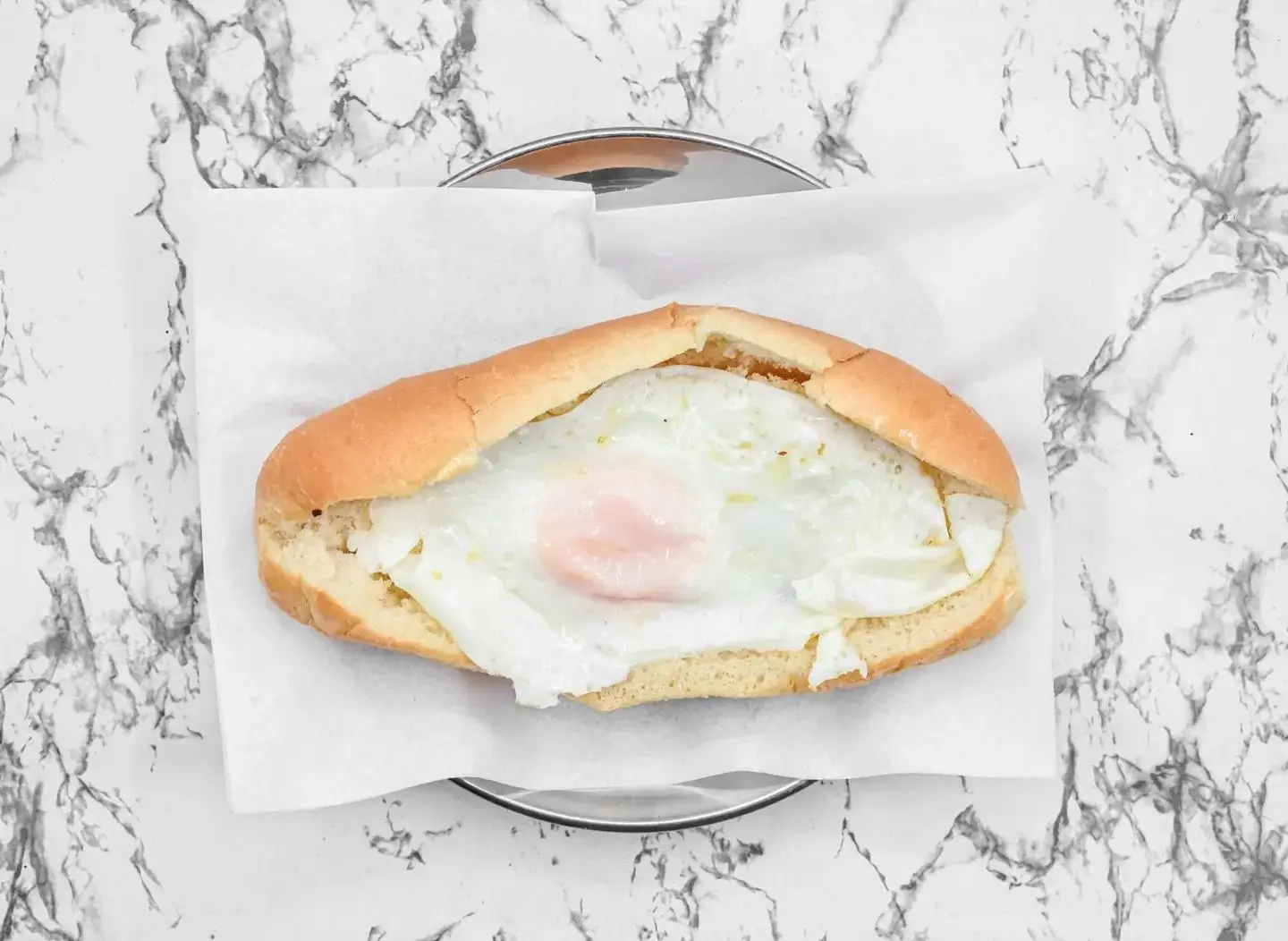 ساندويتش بيض عيون