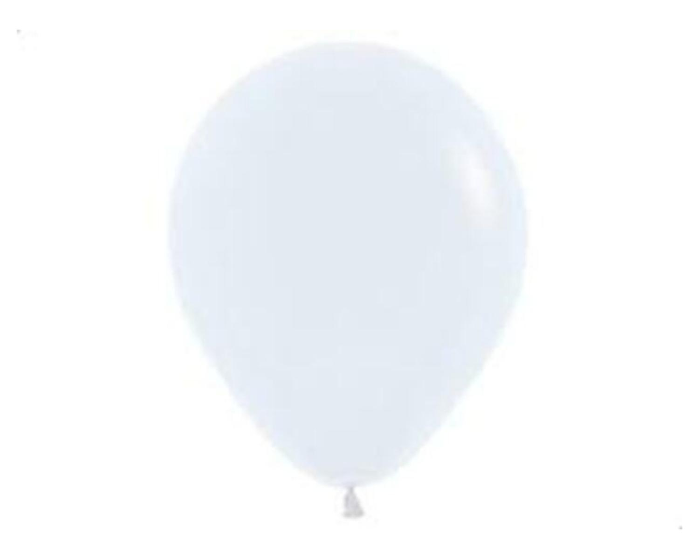 بالون أبيض