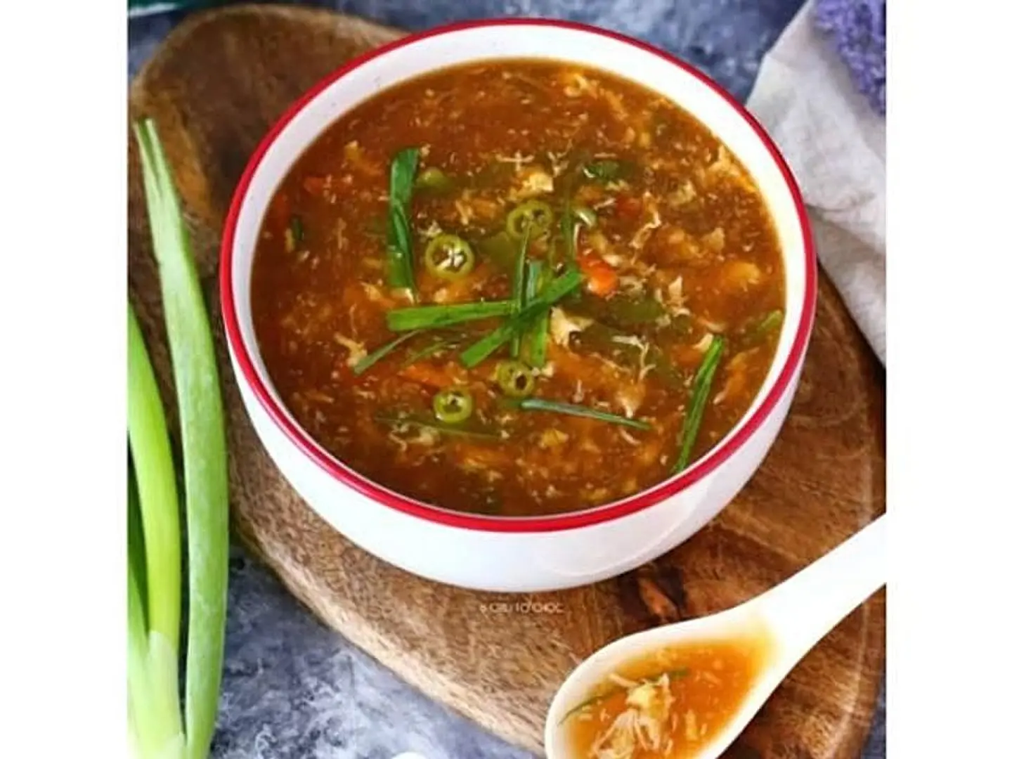 شوربة حارة وحامضة