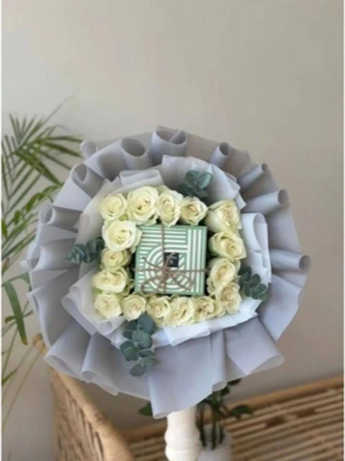 باقة ورد مع شكولاتة باتشي