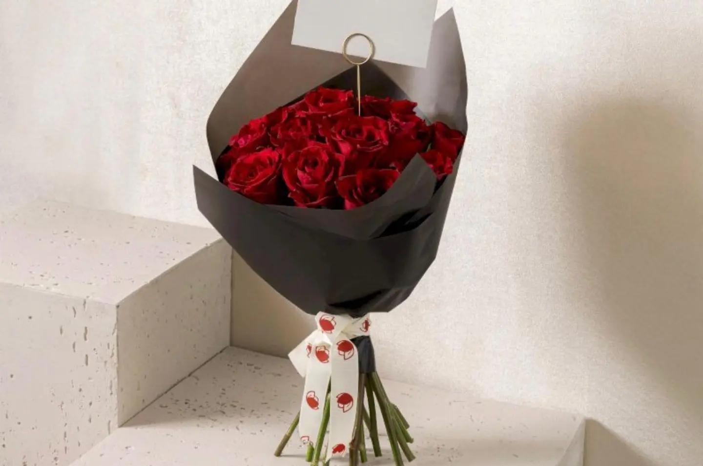 بوكيه ورد احمر ٤٤