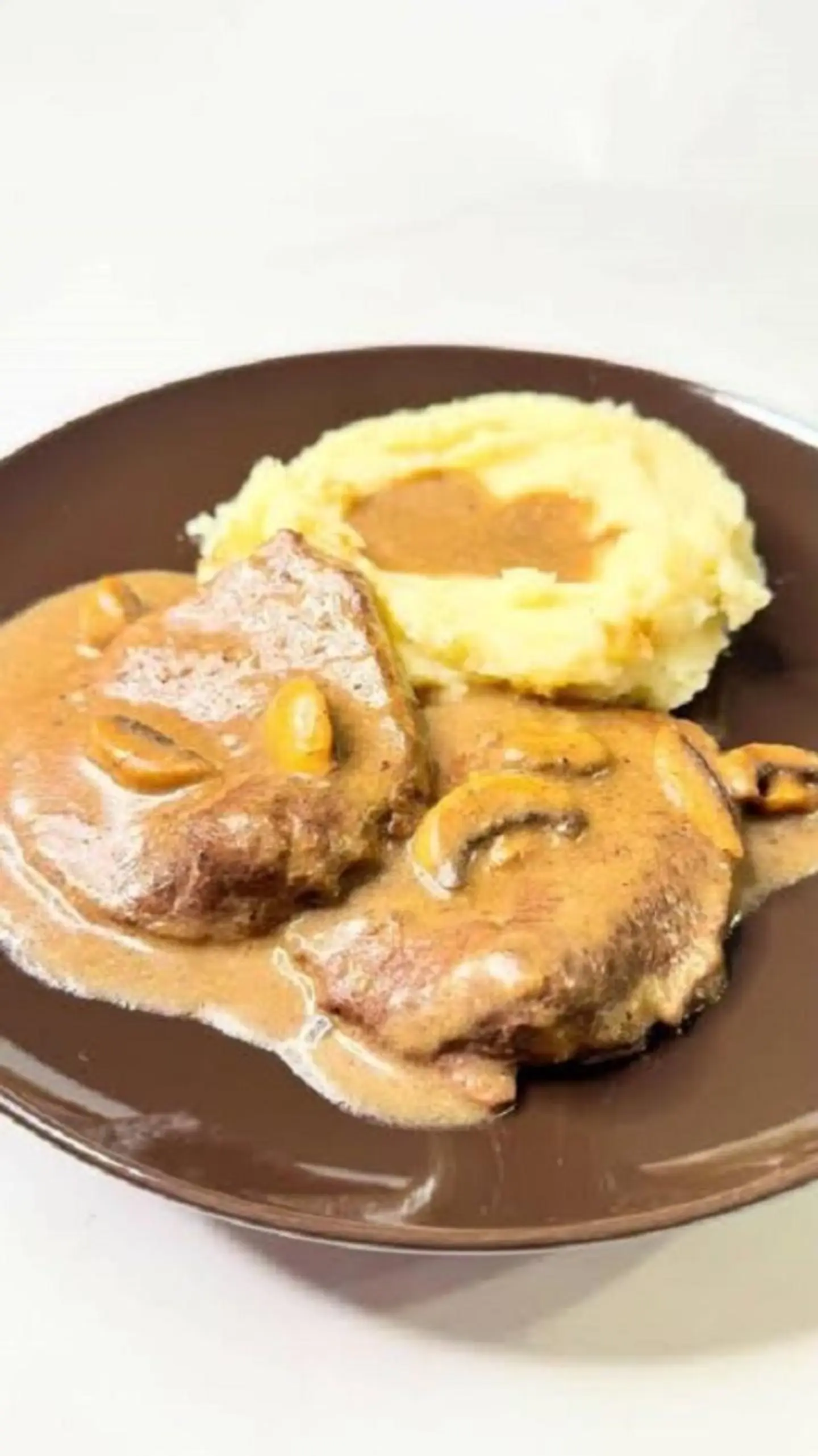 Tenderloin Beef Steak With Mushroom Sauce