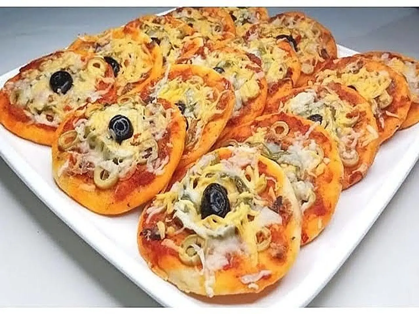 Mixed Mini Pizza Plate
