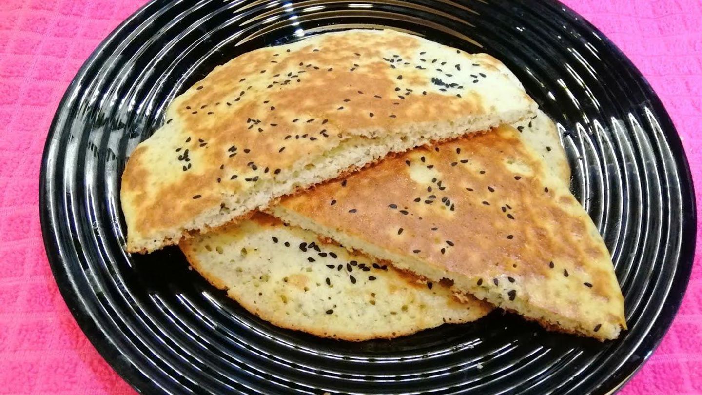 خبز طاوة سمسم