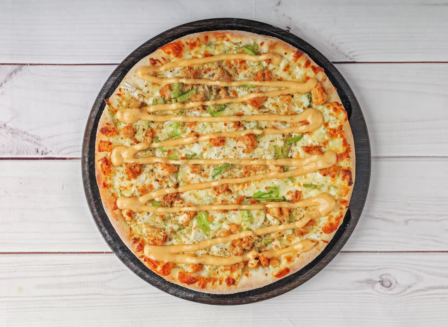 Large Chicken Dynamite Pizza