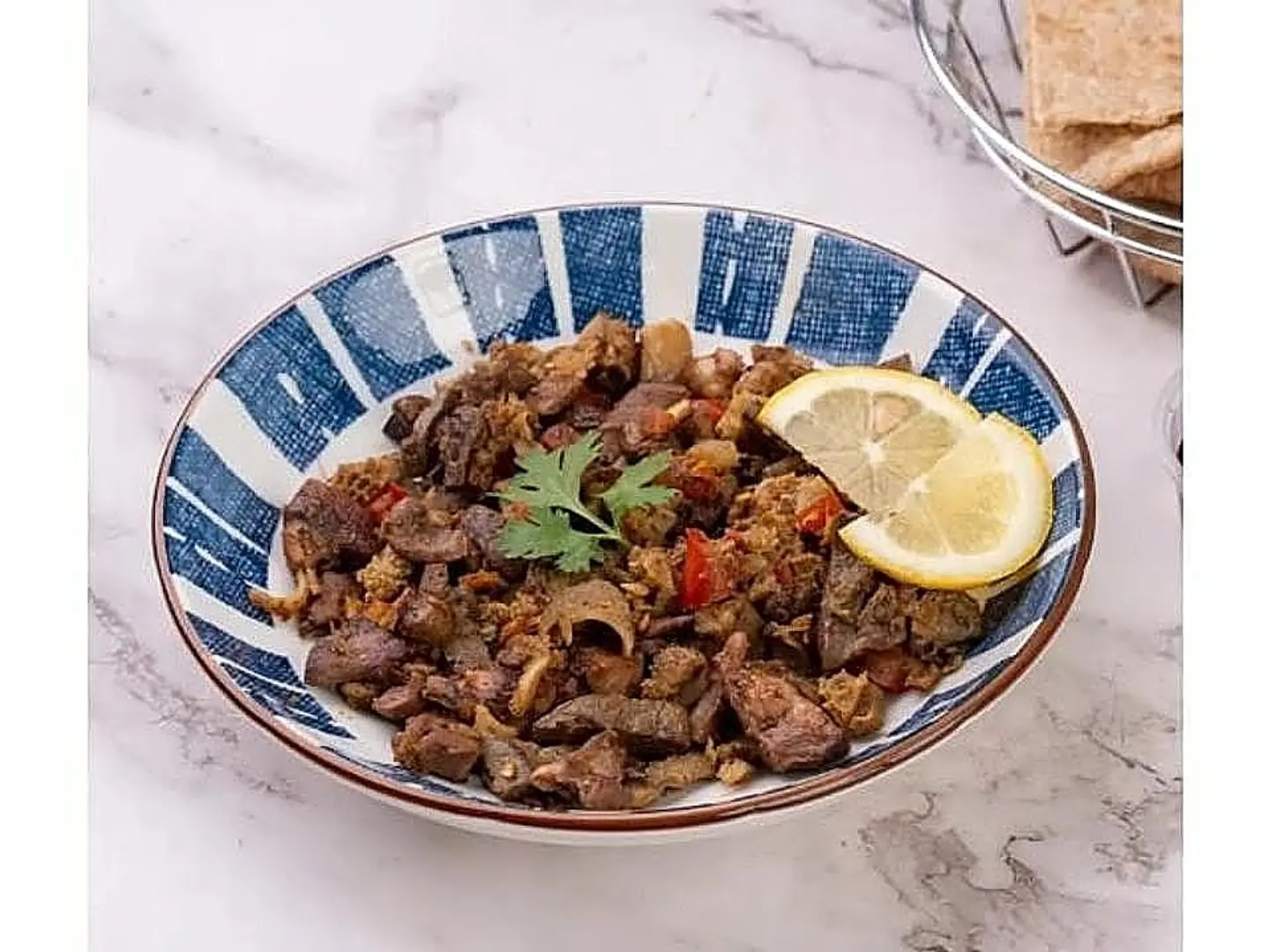 تقاطيع لحم طازج