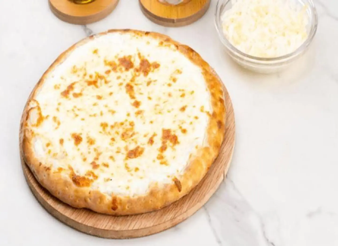 فطيرة لبنة مع عسل