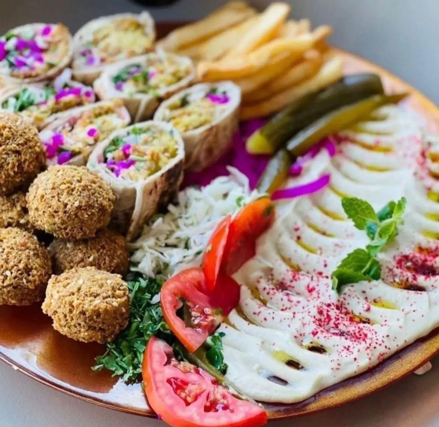صحن فلافل عربي
