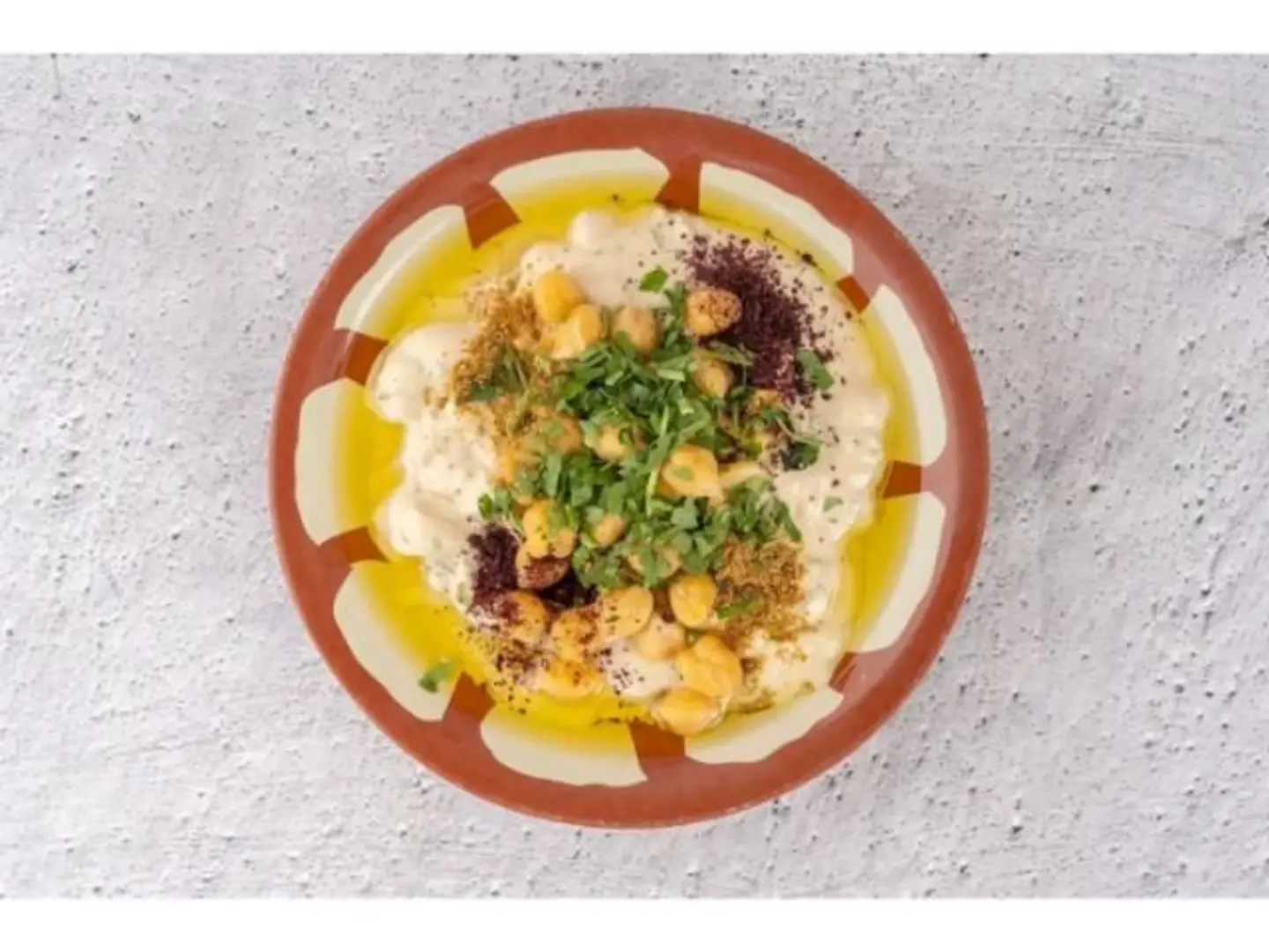 Hummus With Oil And Almonds