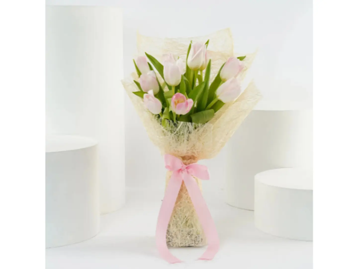 باقة إحساس توليب وردية